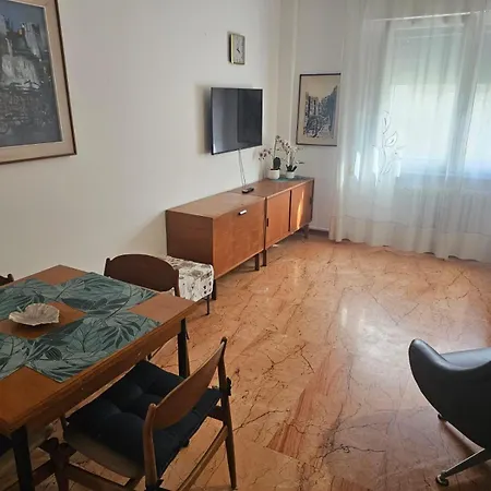 Dolce Luxe Apartment